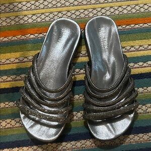 NWT Reaction Kenneth Cole Silver Beaded Slide Mules
